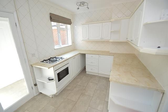 Property photo 3 of 15 Kitchen