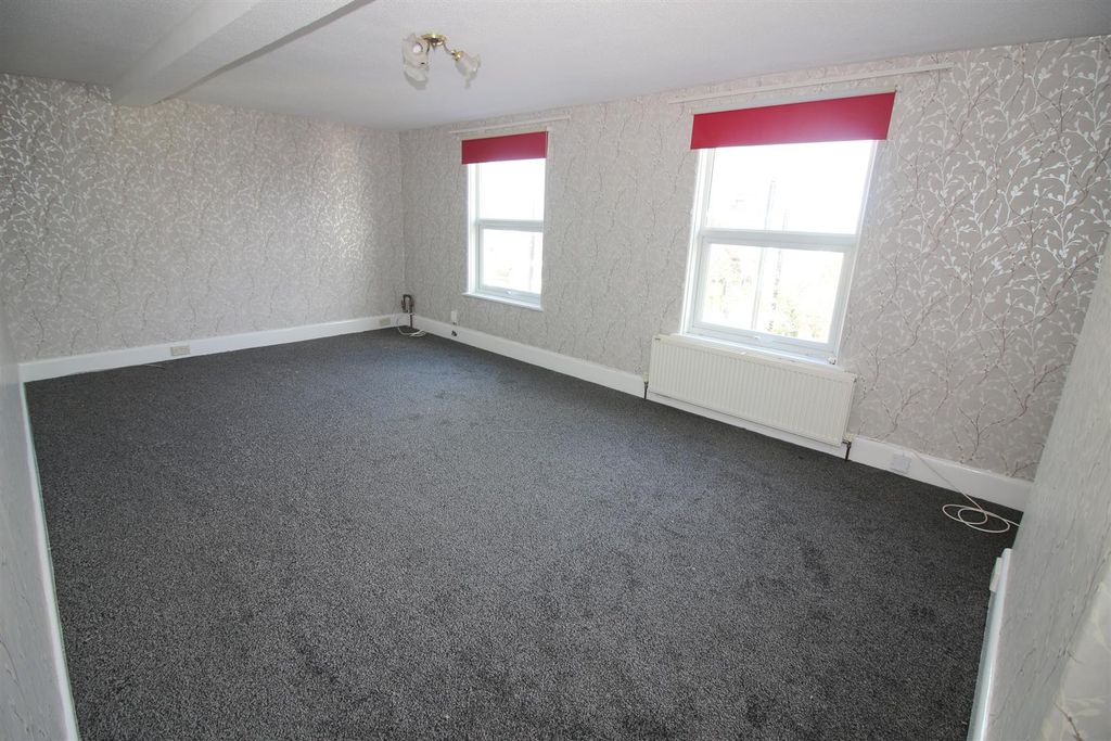 Property photo 1 of 10 Lounge