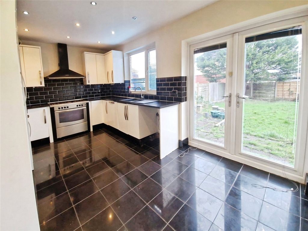 Property photo 3 of 15 Picture No. 17