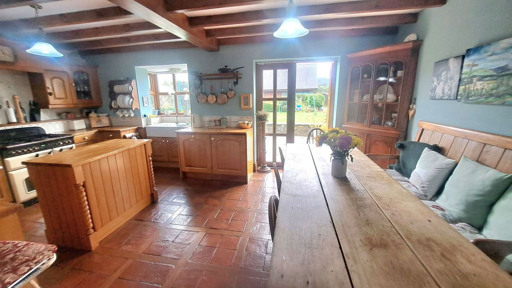 Property photo 3 of 37