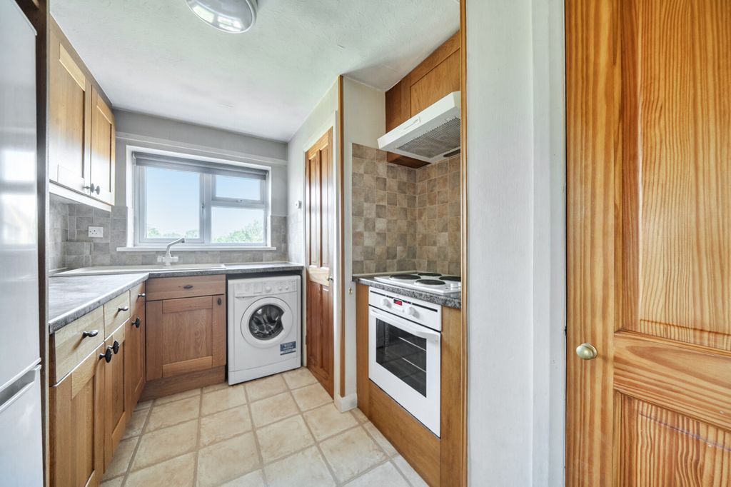 Property photo 2 of 20 Kitchen
