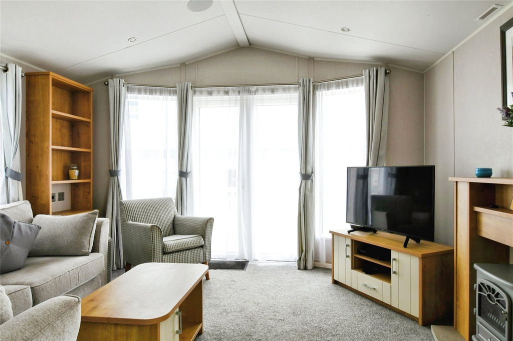 Property photo 2 of 12 Picture No. 29