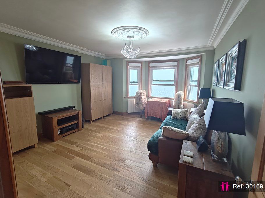 Property photo 2 of 25
