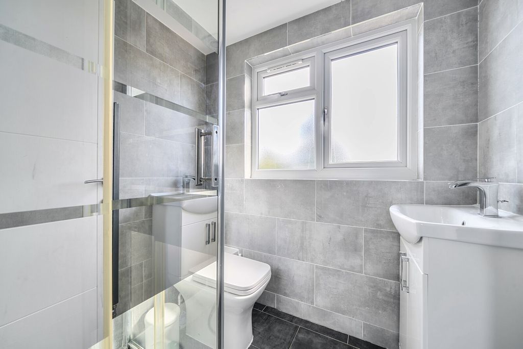 Property photo 3 of 20 1349429-17-68c025...