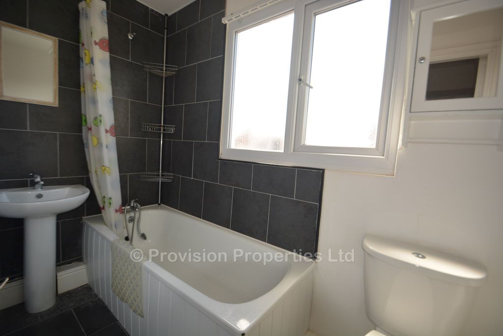 Property photo 2 of 8 Photo