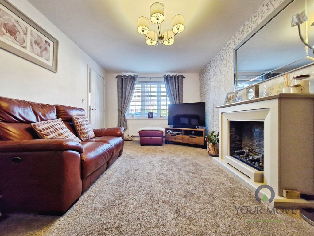 Property photo 3 of 22 Lounge