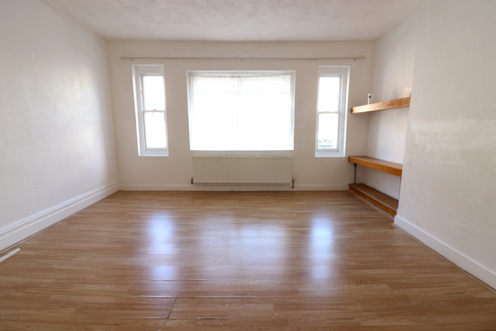Property photo 3 of 7 Gallery