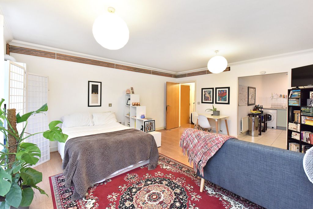 Property photo 3 of 7