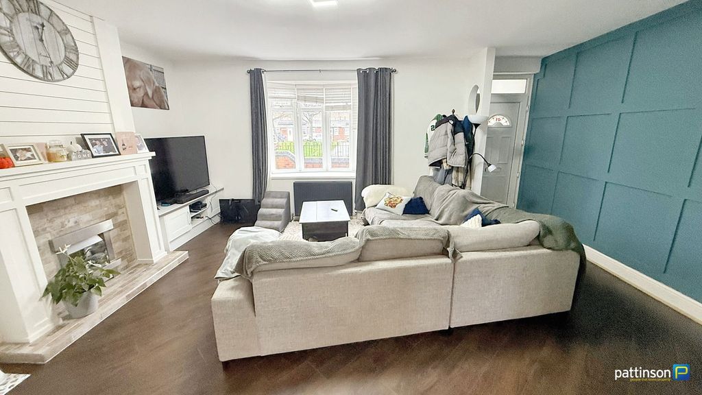 Property photo 2 of 28