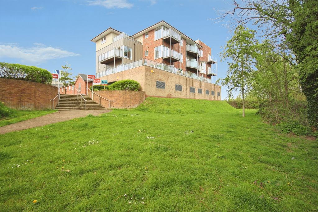 Property photo 1 of 20