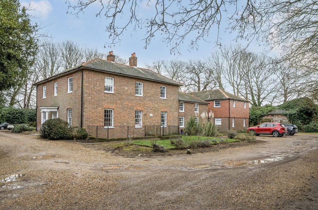 Property photo 1 of 11 1409743-23-698B25...