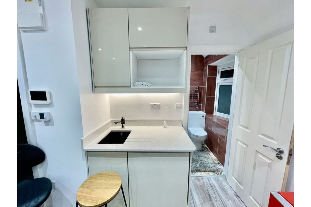 Additional image 35 of 6 bed end terrace house for saleWhitton Avenue West, Greenford UB6