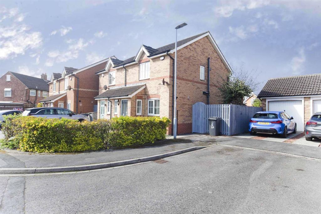 Property photo 2 of 23