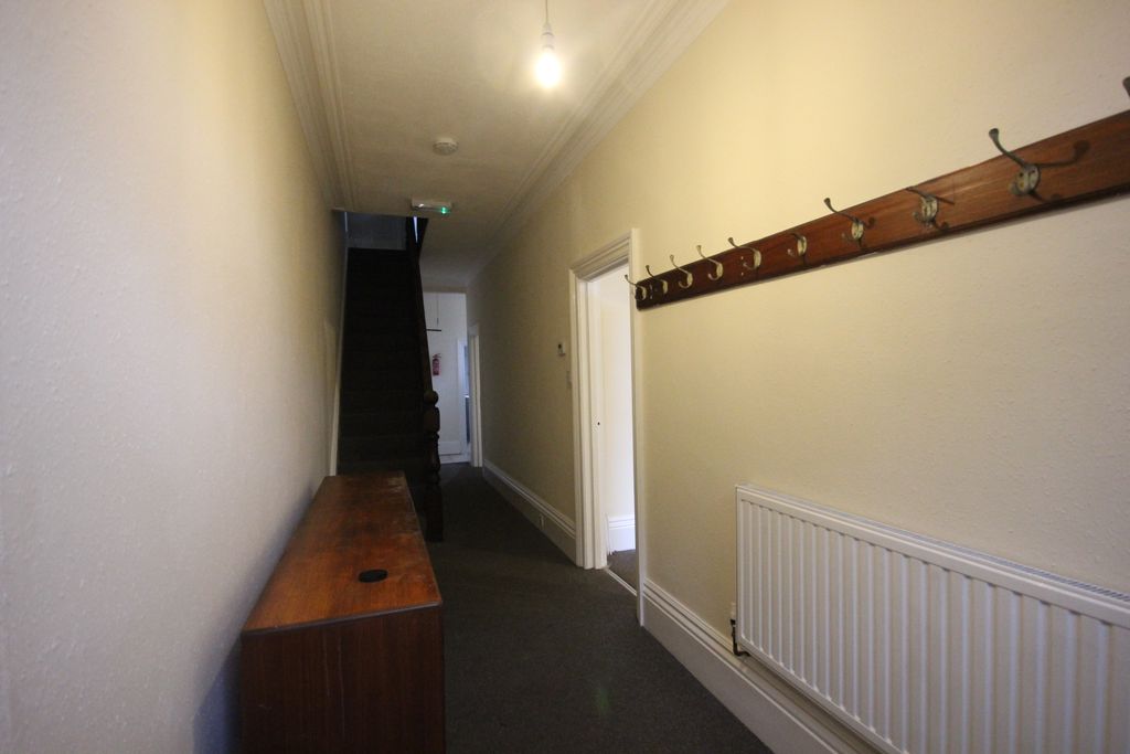 Property photo 2 of 15 Entrance Hall