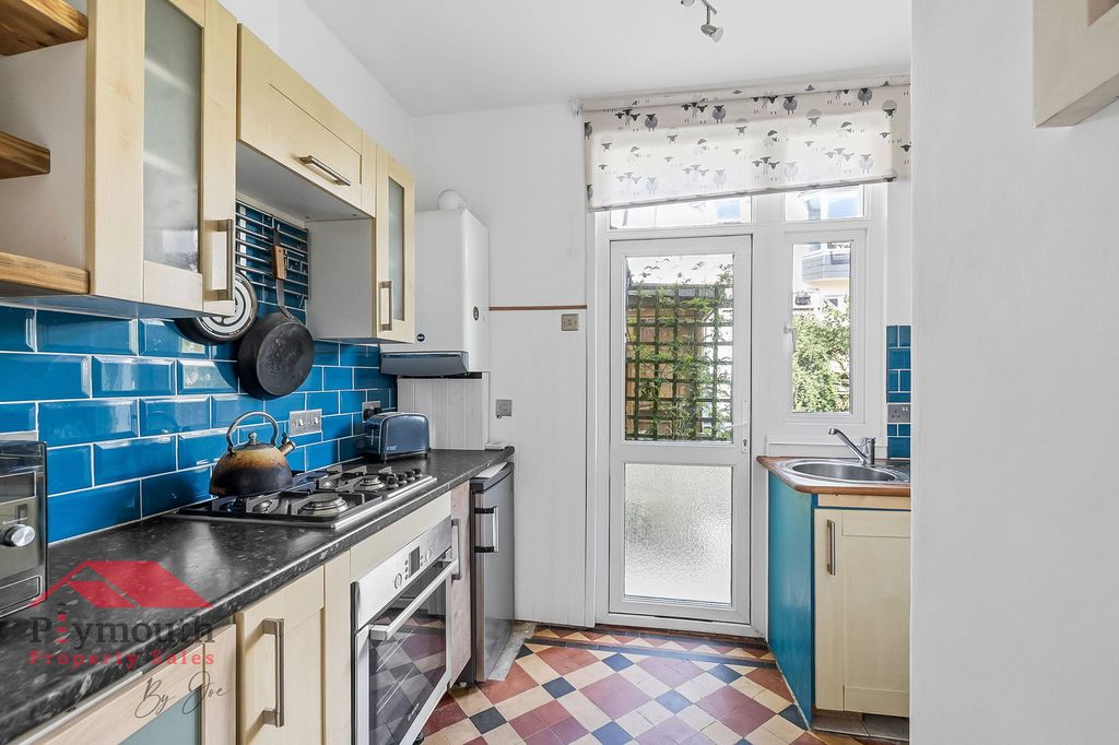 Property photo 3 of 13
