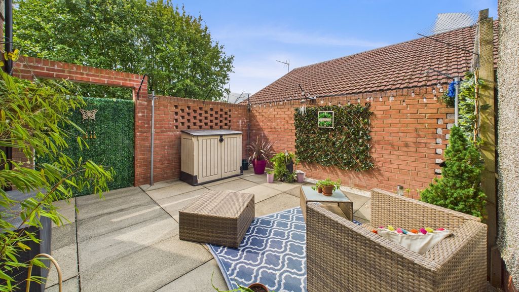 Property photo 1 of 15 Photo 17