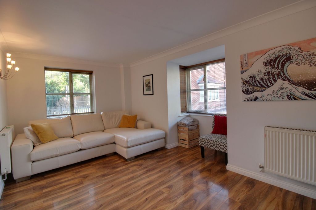 Property photo 3 of 20
