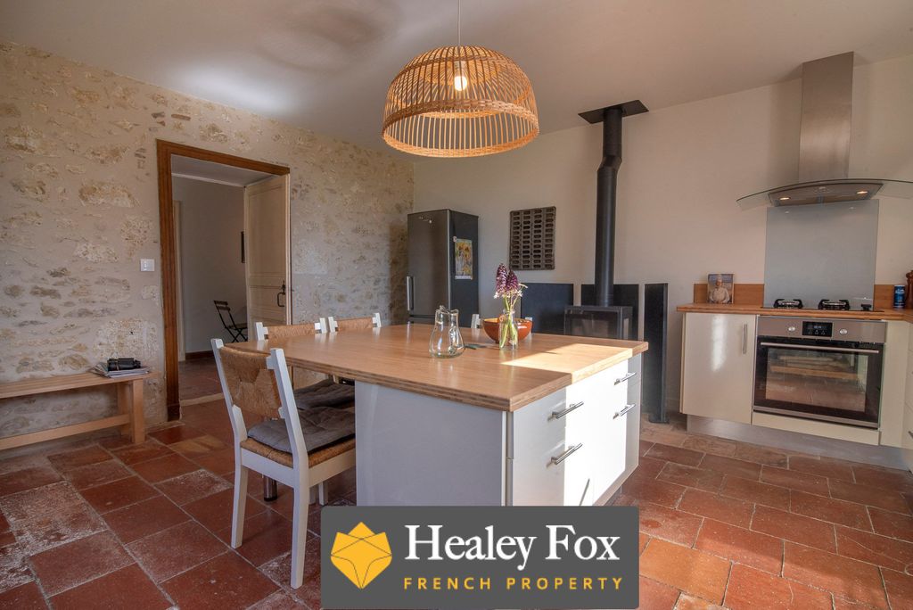 Property photo 3 of 49