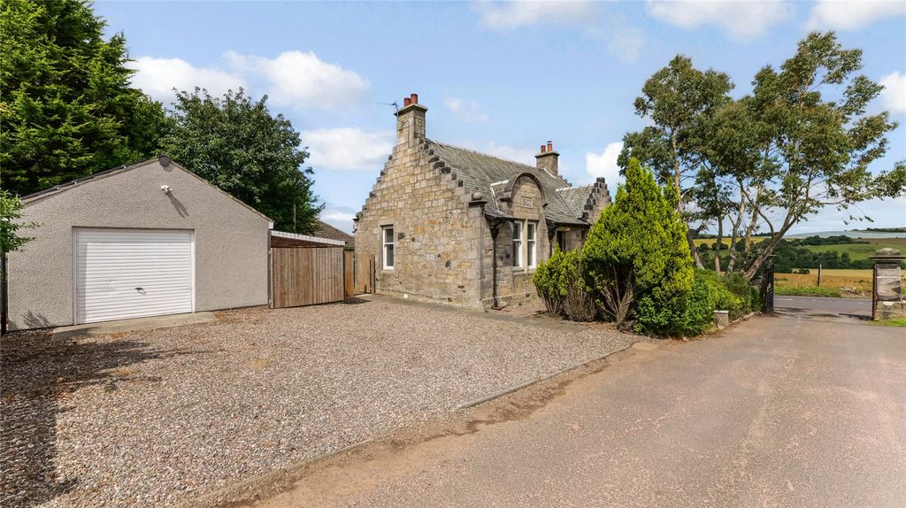 Property photo 2 of 27 Picture No. 30