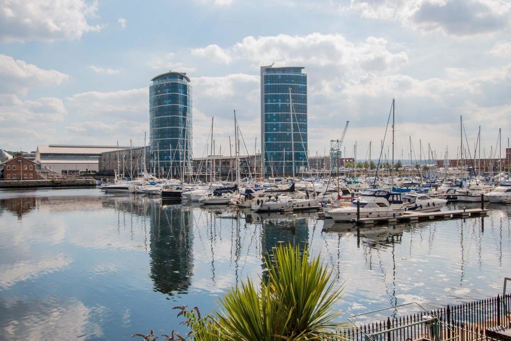 Property photo 1 of 9 Photo 10