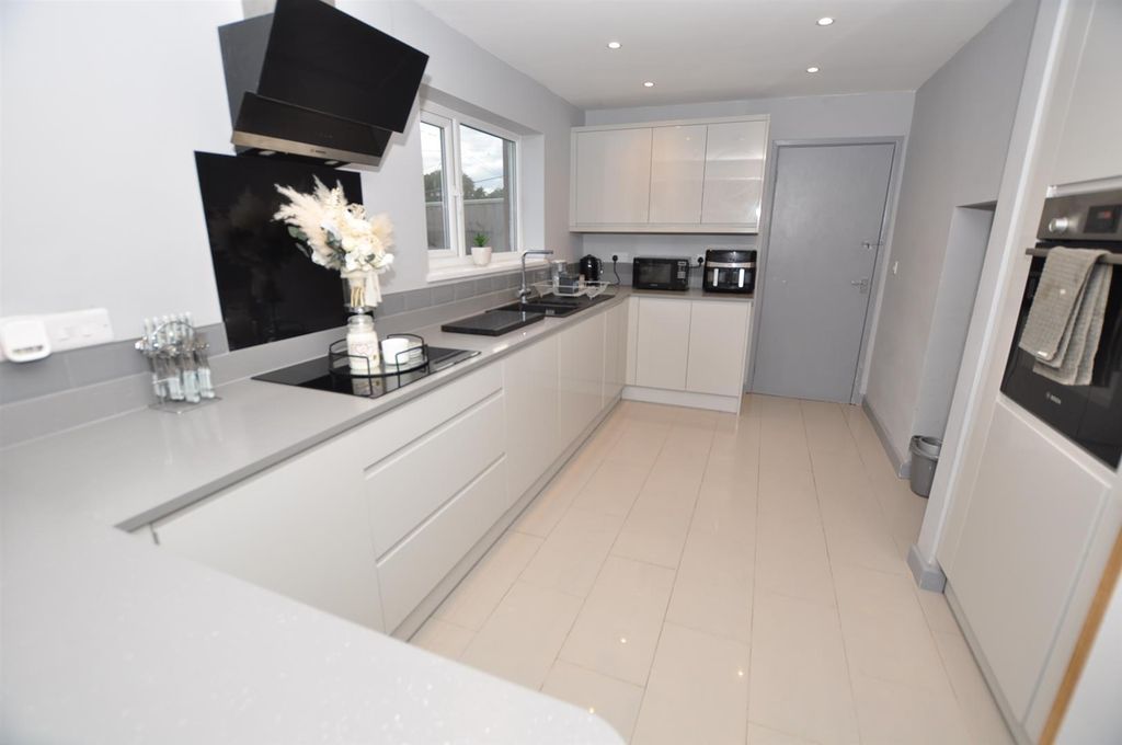 Property photo 3 of 16 Lounge/Kitchen/Dining Room Which Is Â€Œlâ€ Shaped