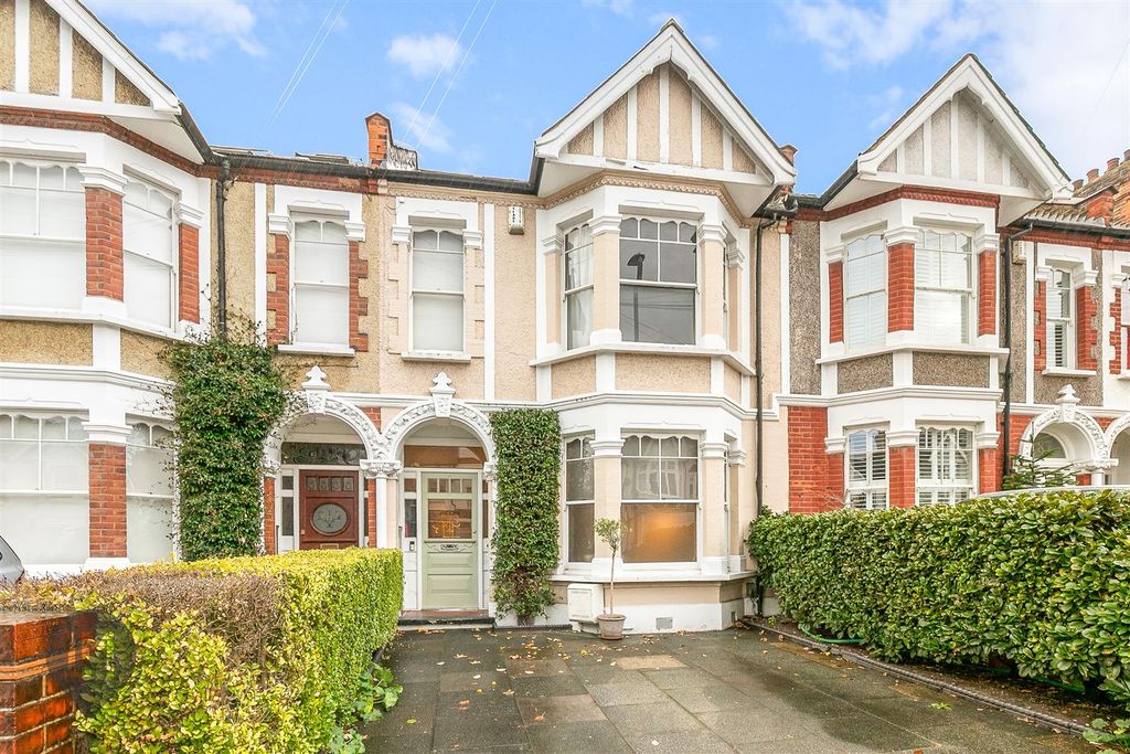 Property photo 1 of 7 External