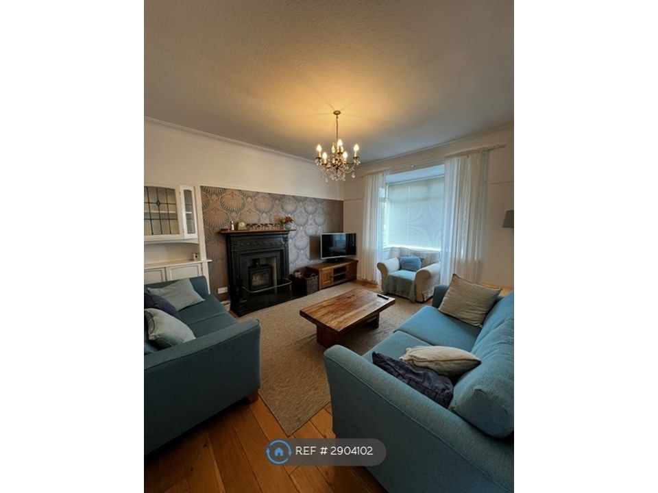 Property photo 2 of 20 Living Room