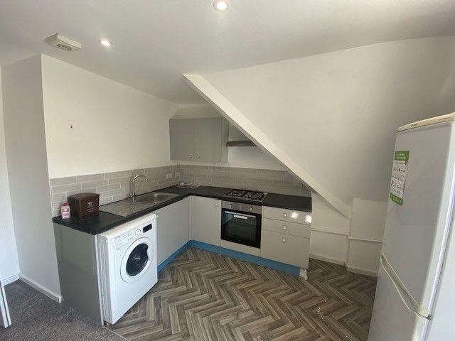 Property photo 1 of 6 Kitchen