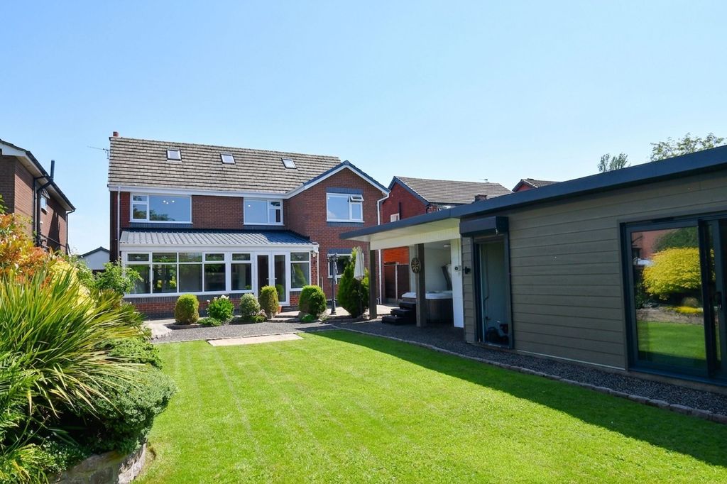 Property photo 1 of 48