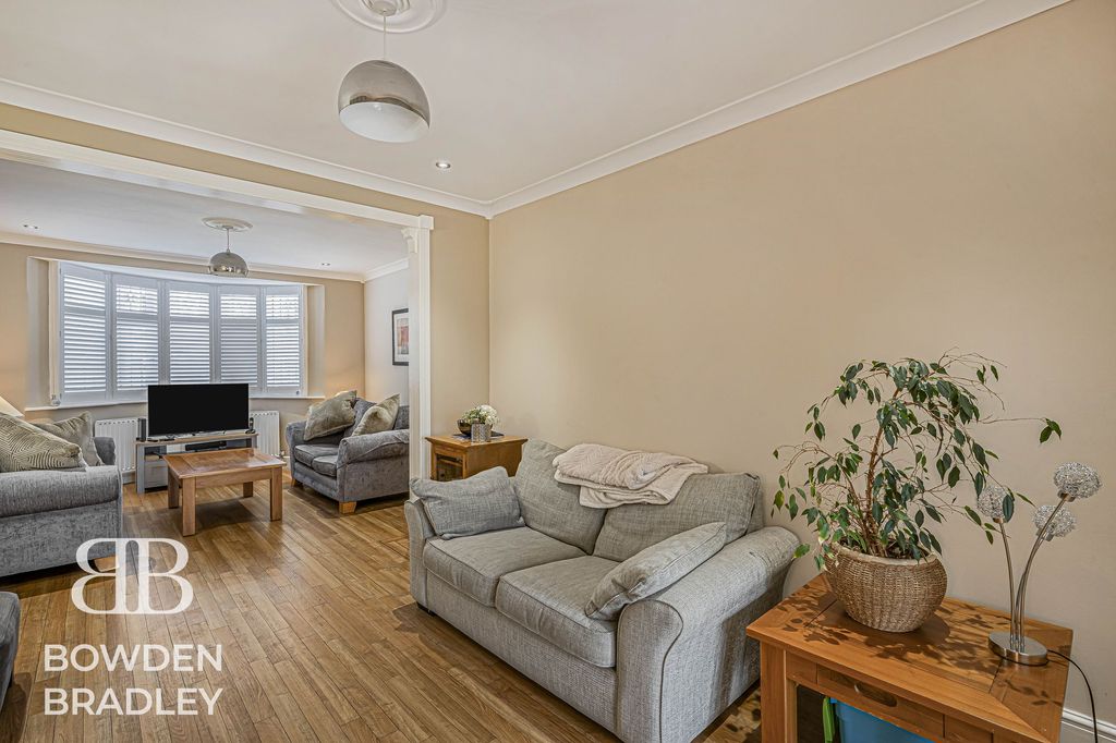 Property photo 3 of 23