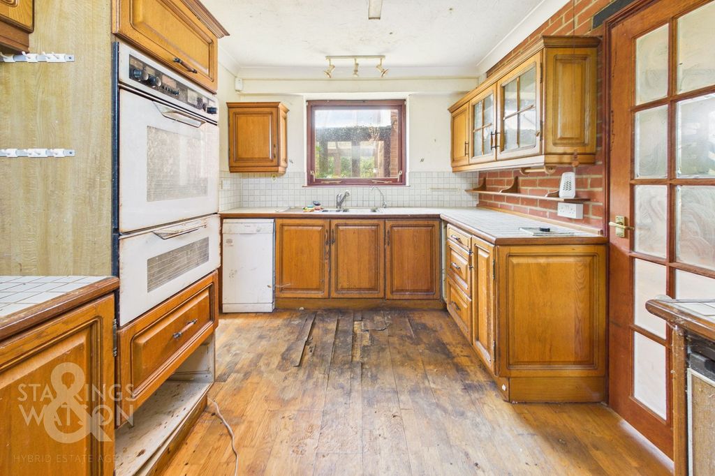 Property photo 3 of 25