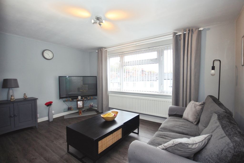 Property photo 3 of 8