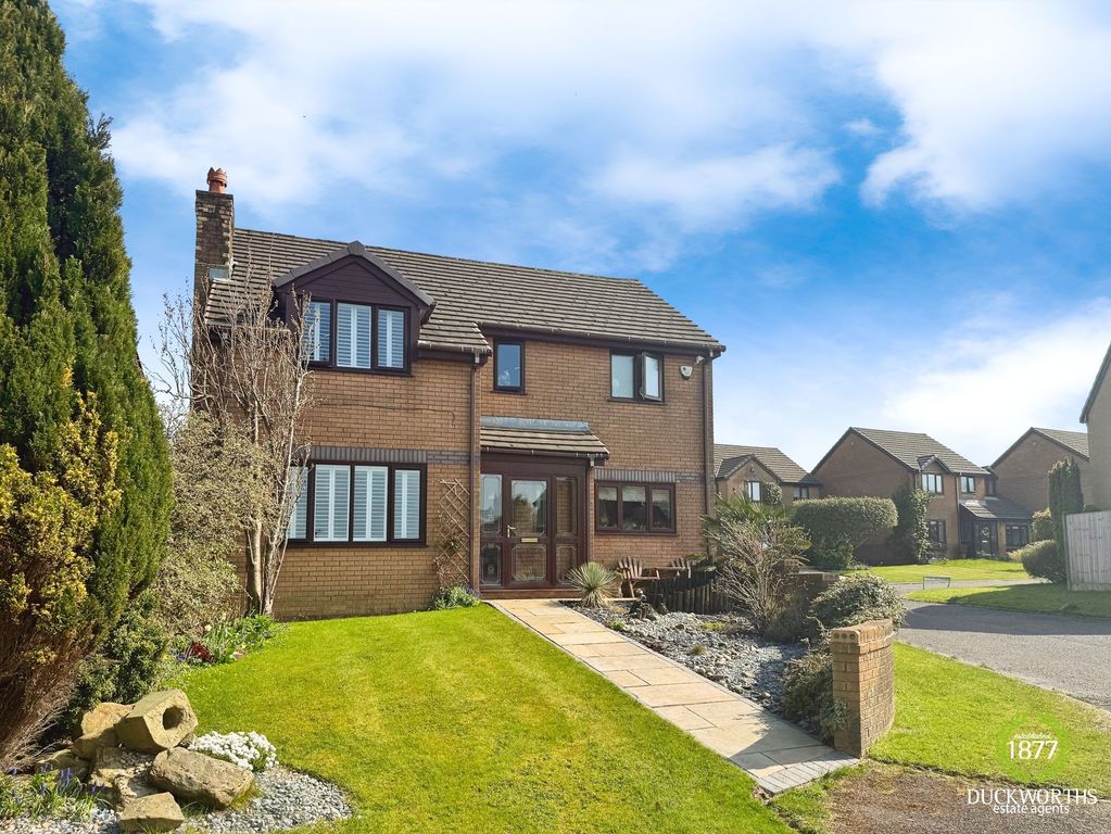Property photo 1 of 43