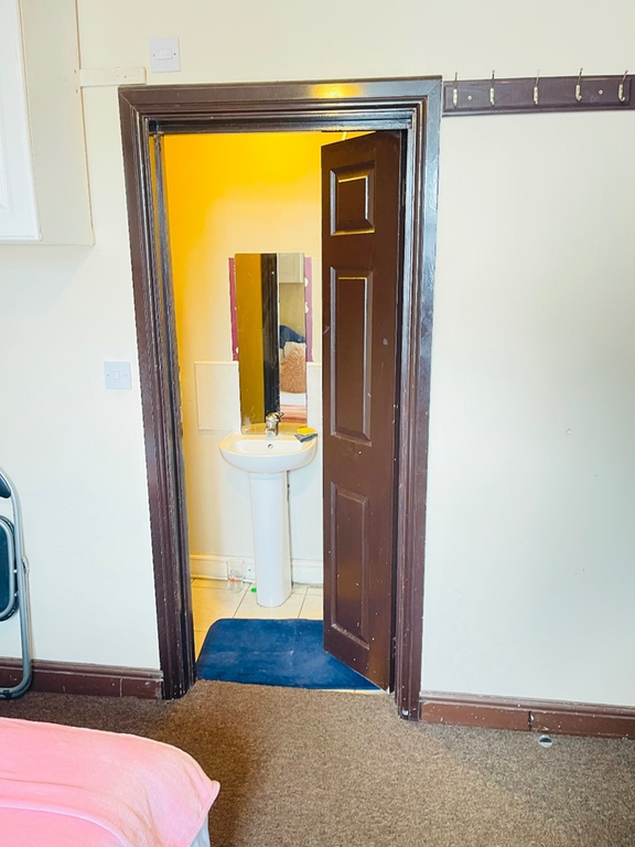 Property photo 3 of 6