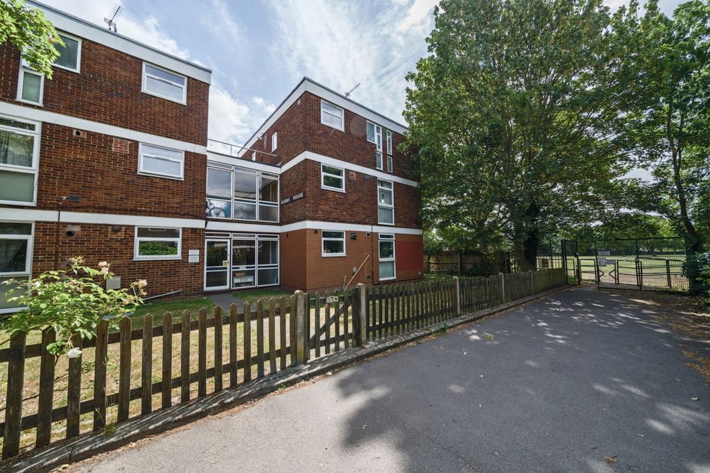 Property photo 3 of 17 1312210-3-6859272...