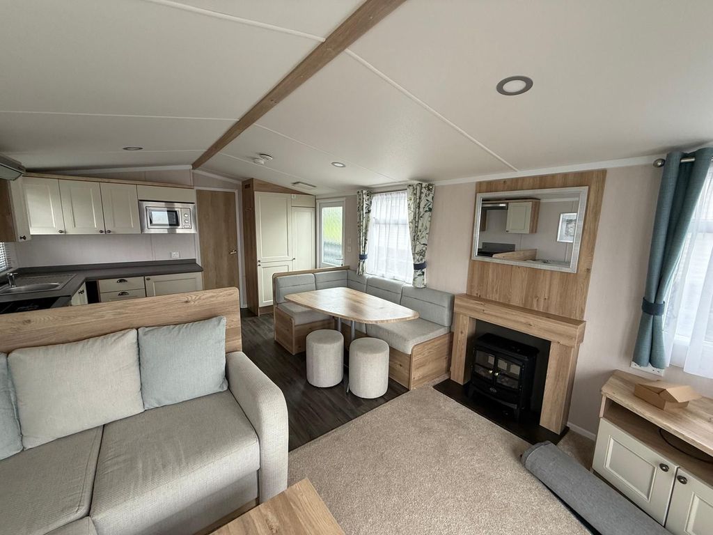 Property photo 3 of 24