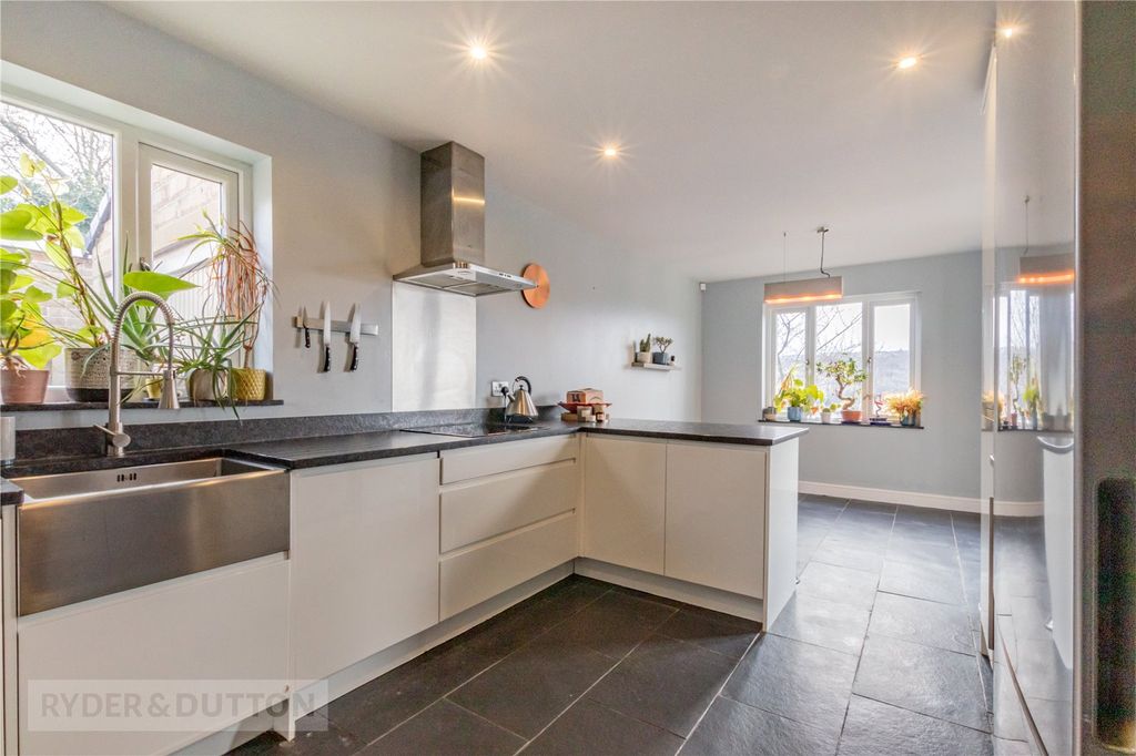 Property photo 2 of 24 Kitchen Diner