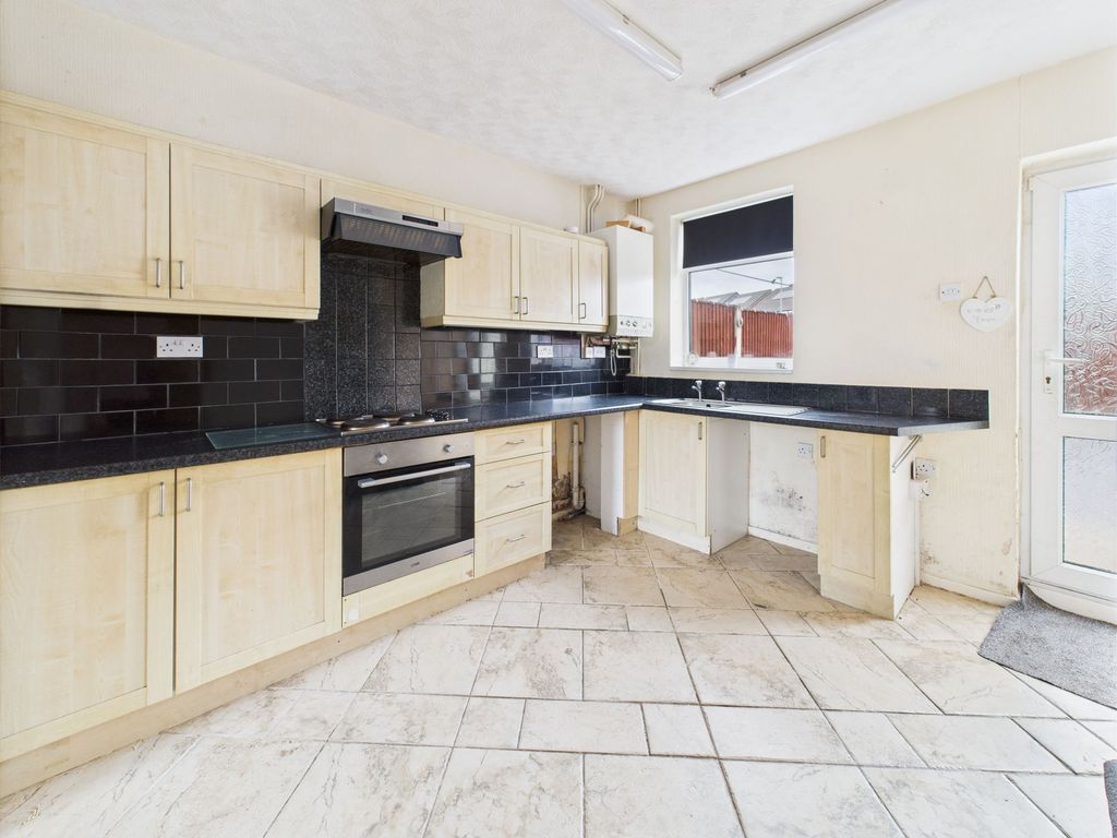 Property photo 3 of 7 Dining Kitchen