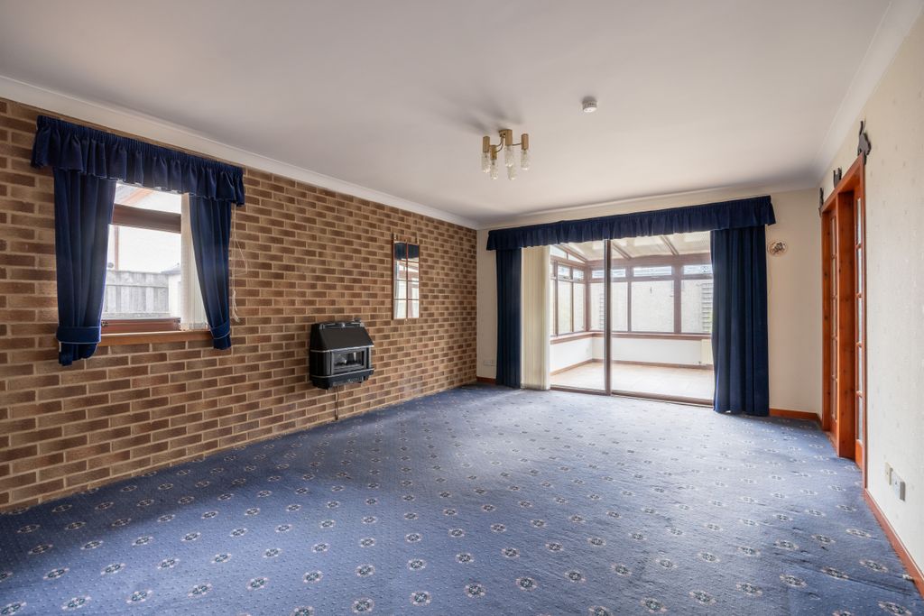 Property photo 3 of 41