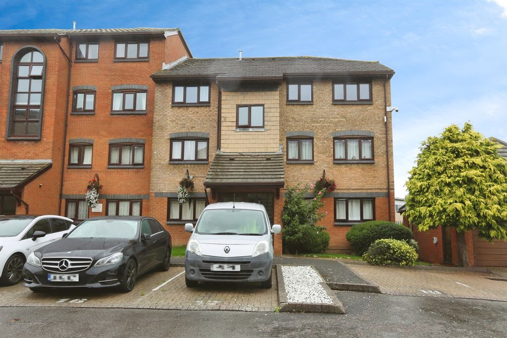 Property photo 1 of 11