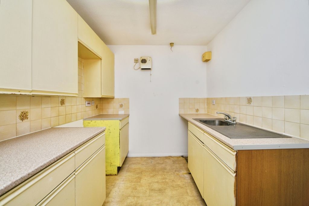 Property photo 3 of 11 Pbox-Img.Jpg