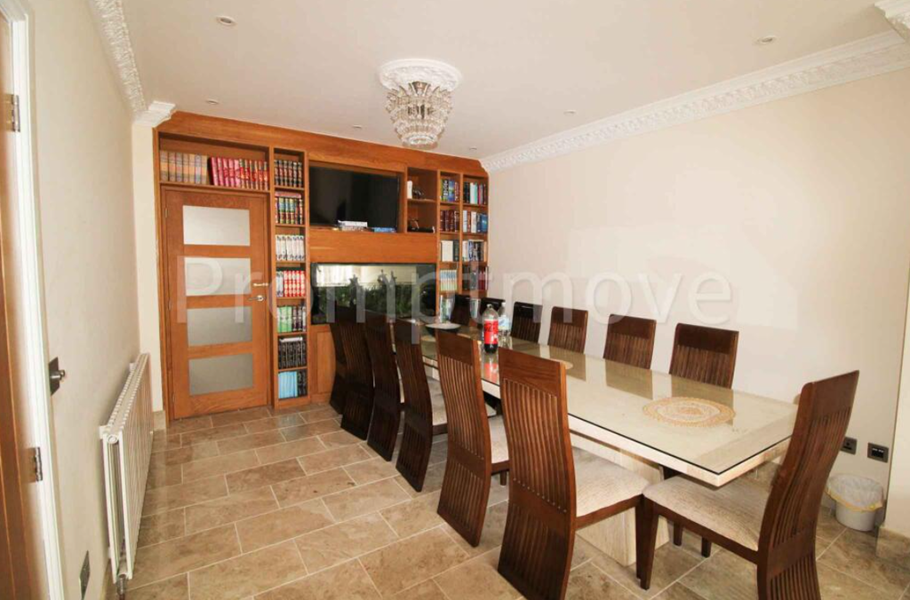 Property photo 3 of 12 Na