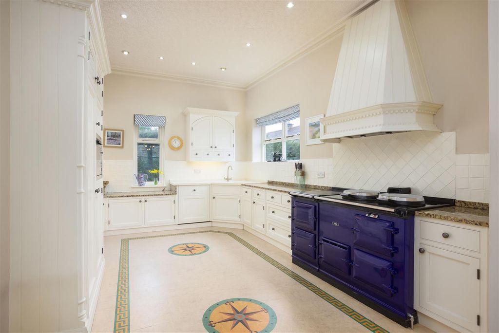 Property photo 2 of 30 00021.Jpg