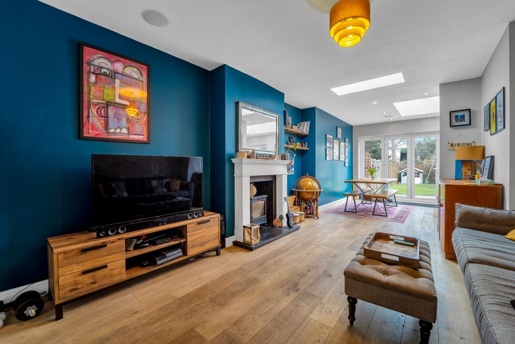 Property photo 2 of 15 4895603