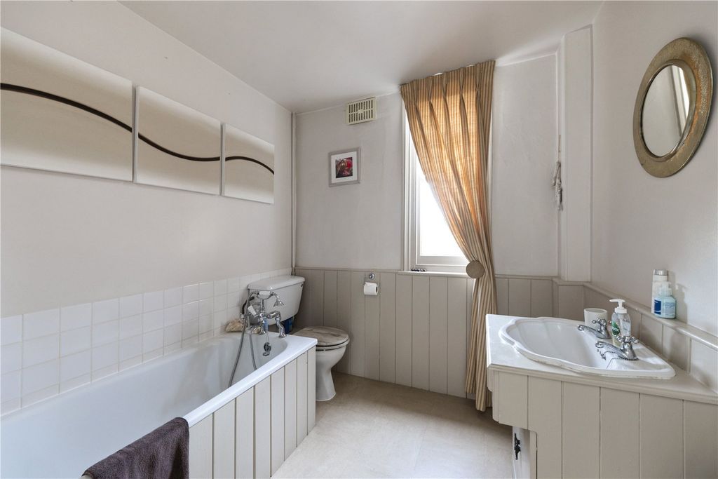 Additional image 19 of 6 bed detached house for saleGeorge Eliot Close, Witley, Godalming, Surrey GU8