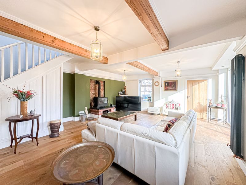 Property photo 3 of 25 Photo 16