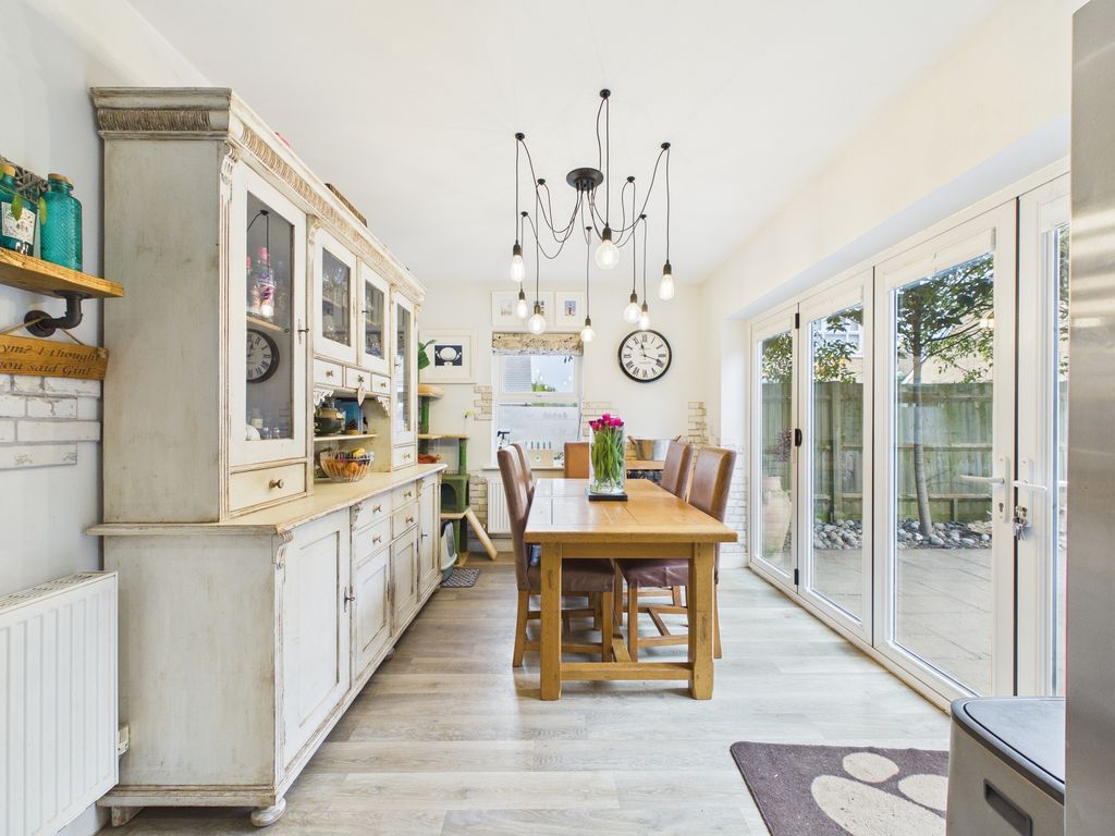 Property photo 3 of 19 Cam04018G0-Pr0483-Still008