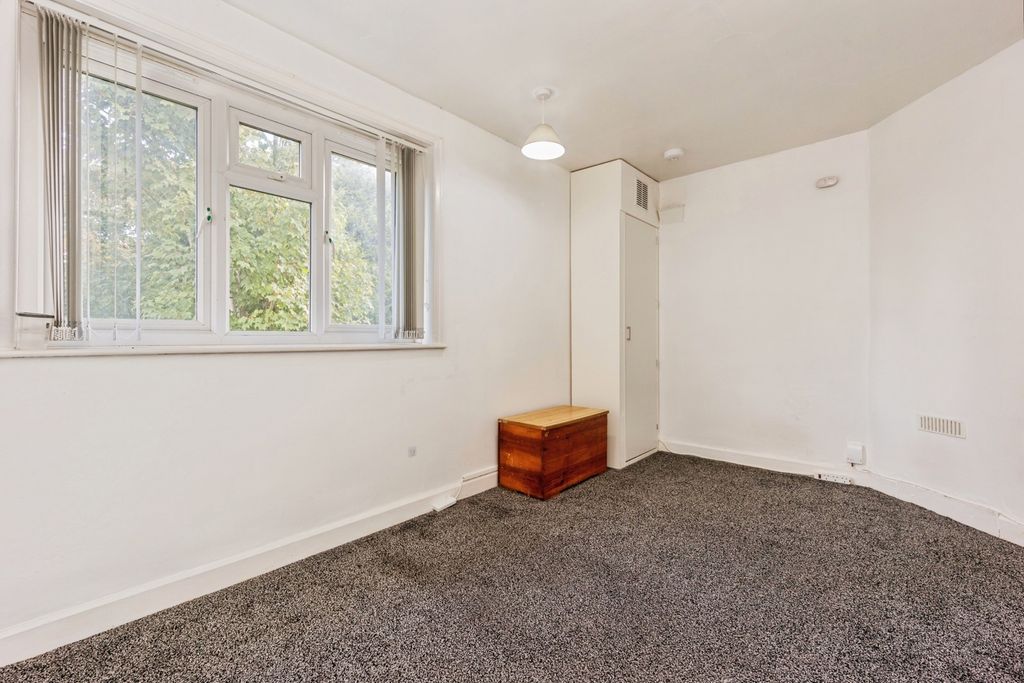 Property photo 2 of 21 Pbox-Img.Jpg