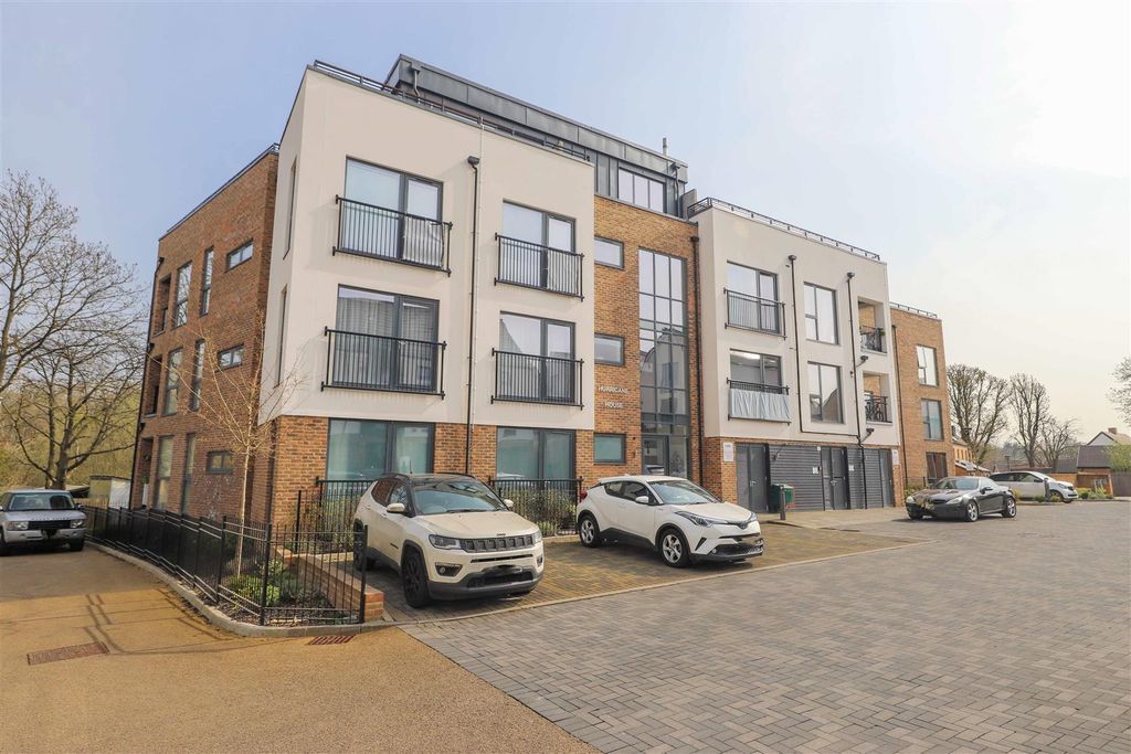 Property photo 1 of 10 Front External