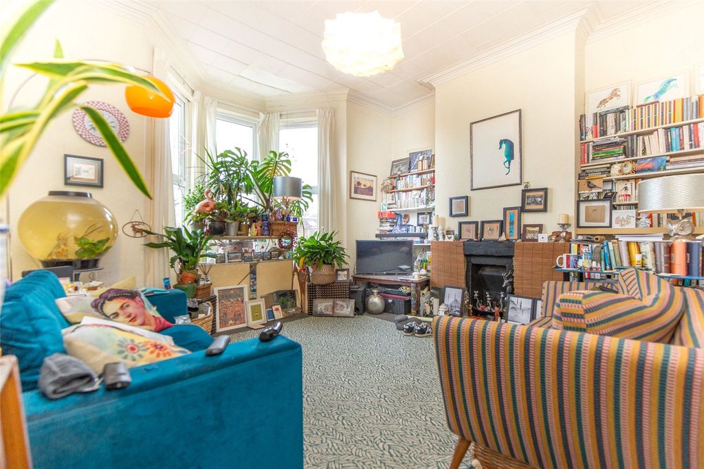 Property photo 3 of 16 Picture No. 10